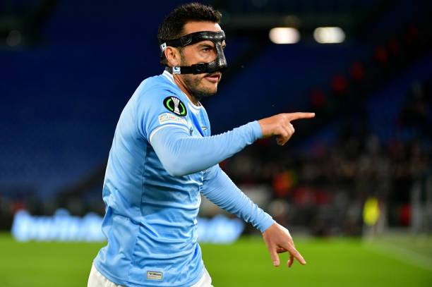 中似乎暗指 中似乎暗指