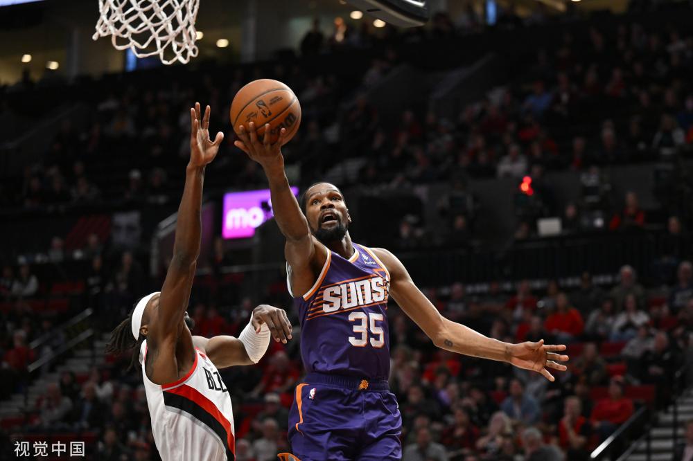 学校通过举 学校通过举