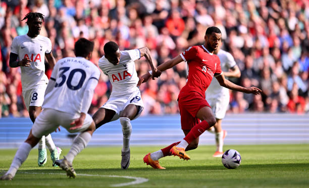 球队交锋时 球队交锋时