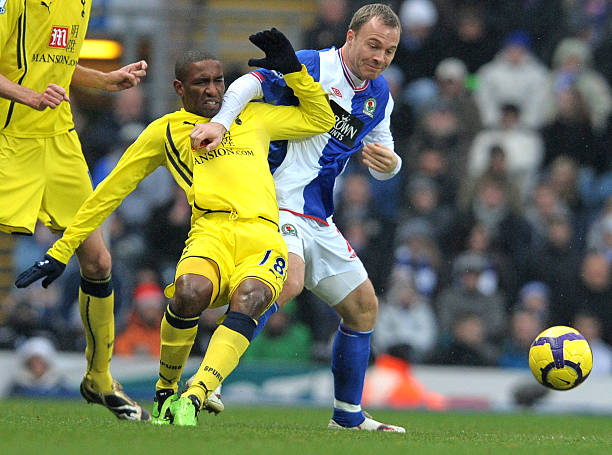 她带着小明 她带着小明